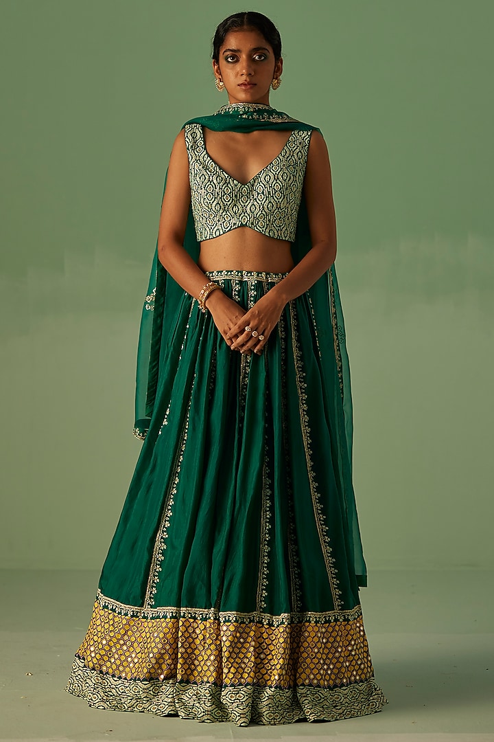 Emerald Green Bamboo Silk Printed & Embroidered Wedding Lehenga Set by Surbhi Gupta at Pernia's Pop Up Shop