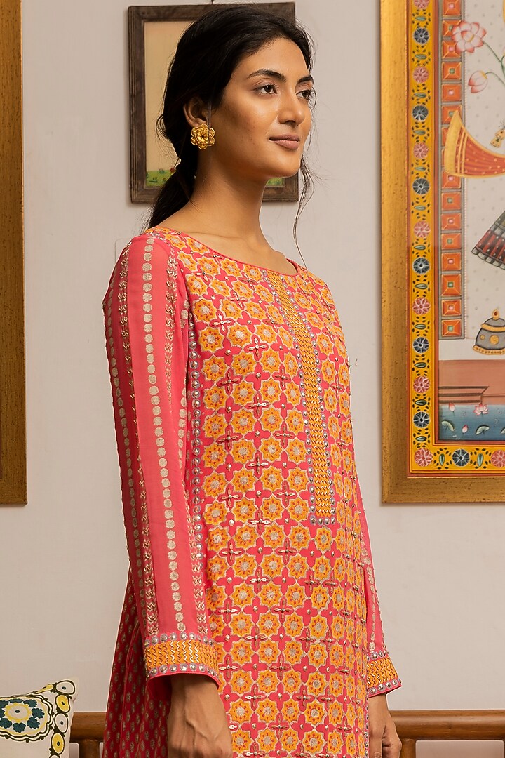 Pink Block Printed Kurta Set by Surbhi Gupta at Pernia's Pop Up Shop