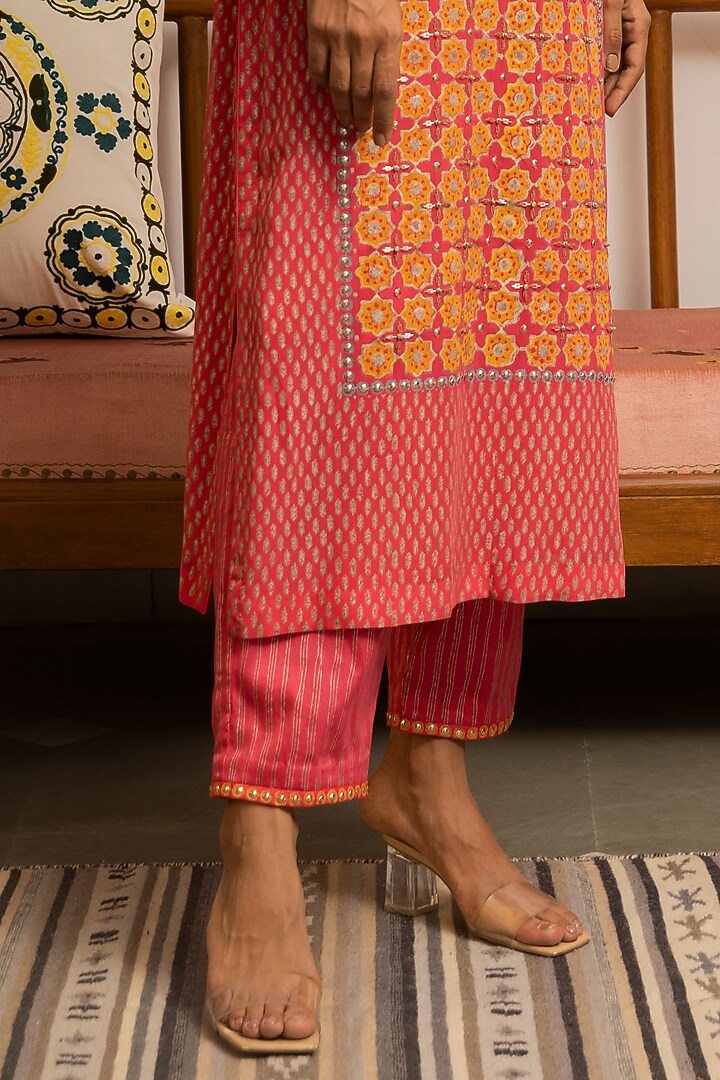 Pink Block Printed Kurta Set by Surbhi Gupta at Pernia's Pop Up Shop