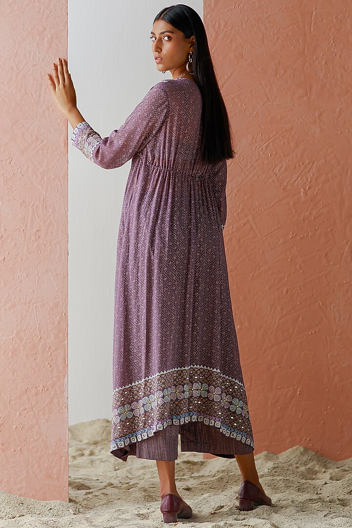 Mauve Embroidered Cape Set by Surbhi Gupta at Pernia's Pop Up Shop