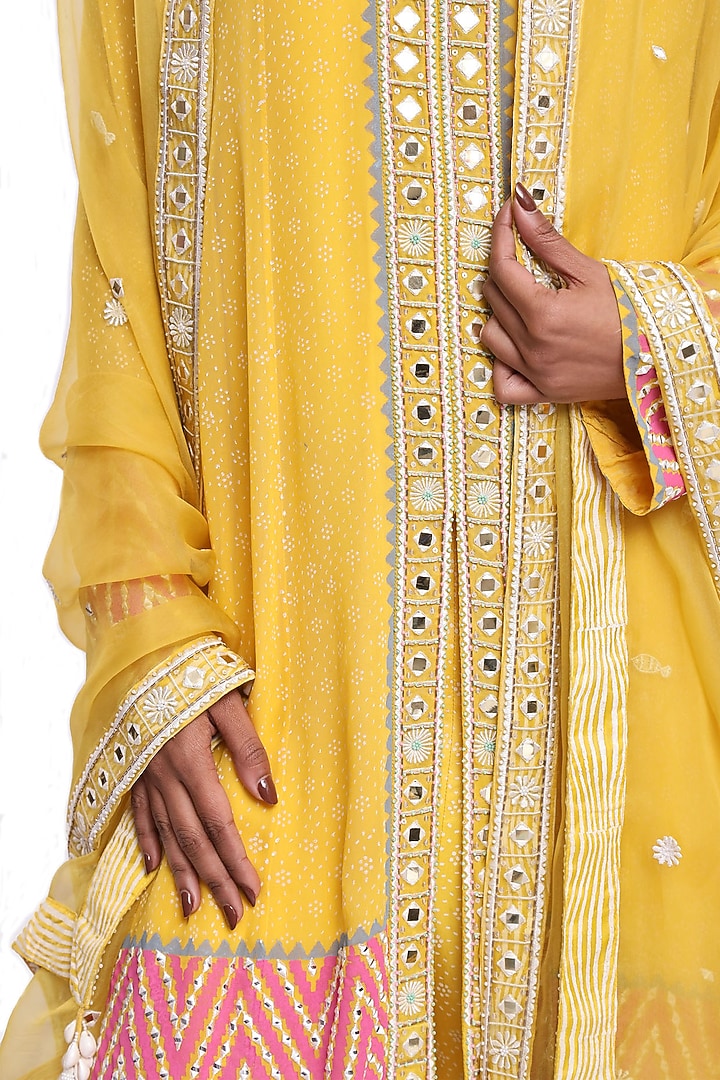 Yellow Georgette Printed & Embroidered Kurta Set by Surbhi Gupta at Pernia's Pop Up Shop