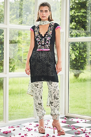 Black Lace Sequins Embroidered Kurta Set by Surabhi Gandhi