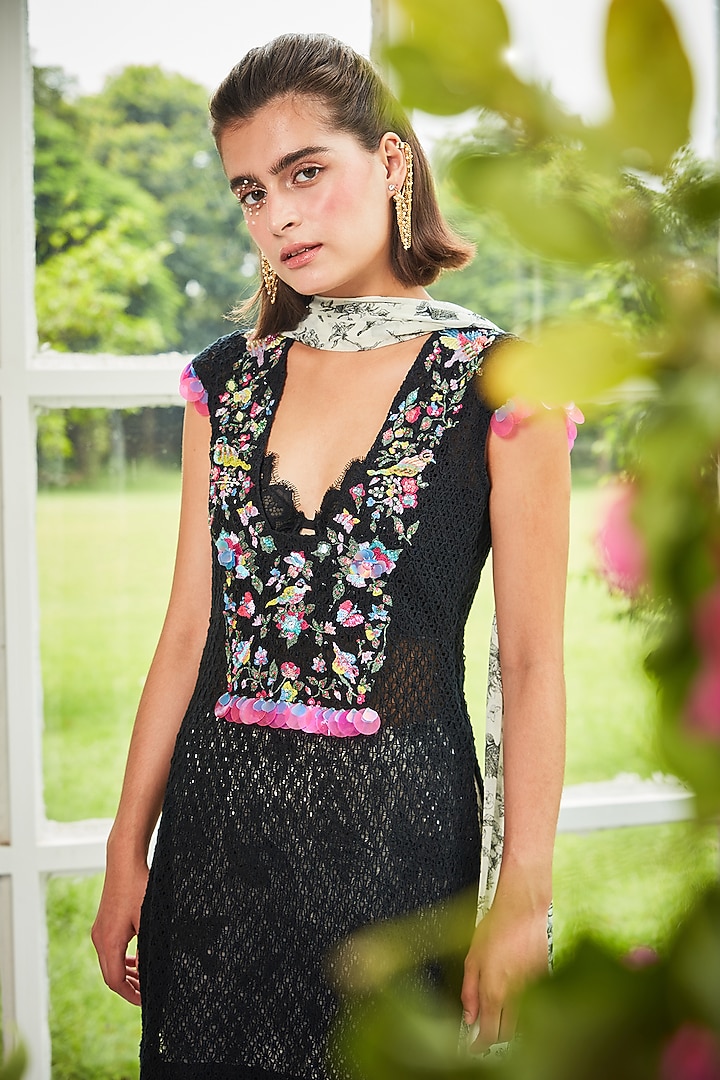 Black Lace Sequins Embroidered Kurta Set by Surabhi Gandhi at Pernia's Pop Up Shop