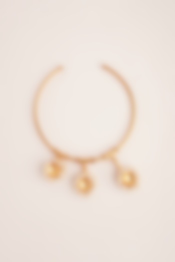 Gold Finish Pearl Anklet by Suhani Pittie at Pernia's Pop Up Shop