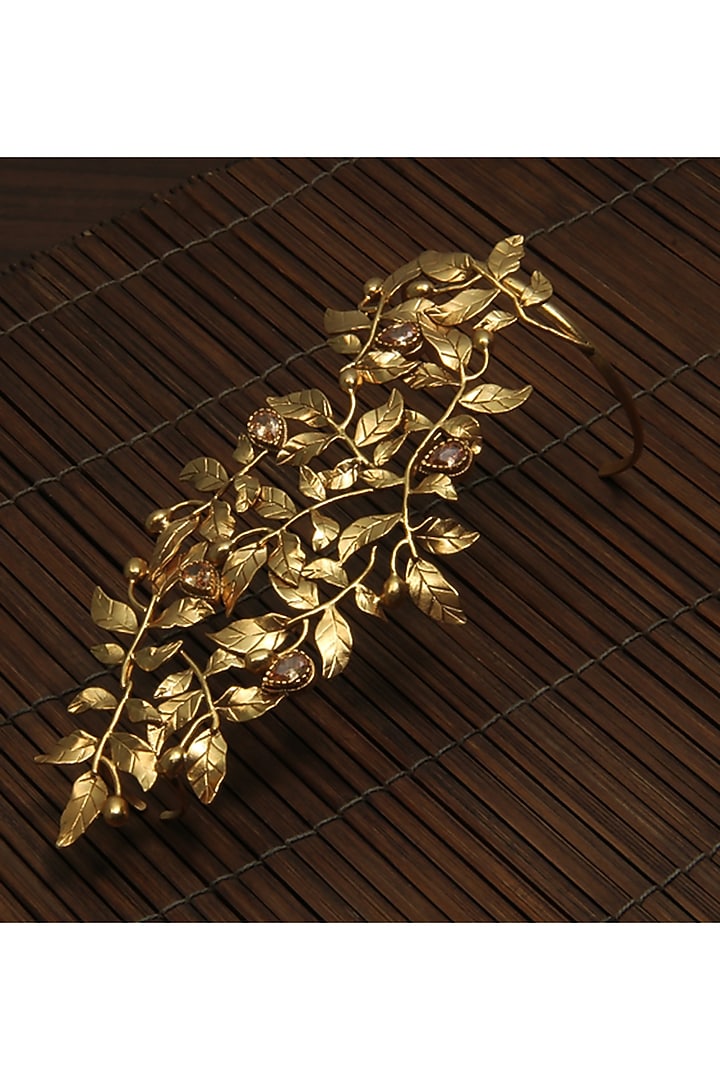 Gold Finish Crystal Haath Phool by Suhani Pittie at Pernia's Pop Up Shop