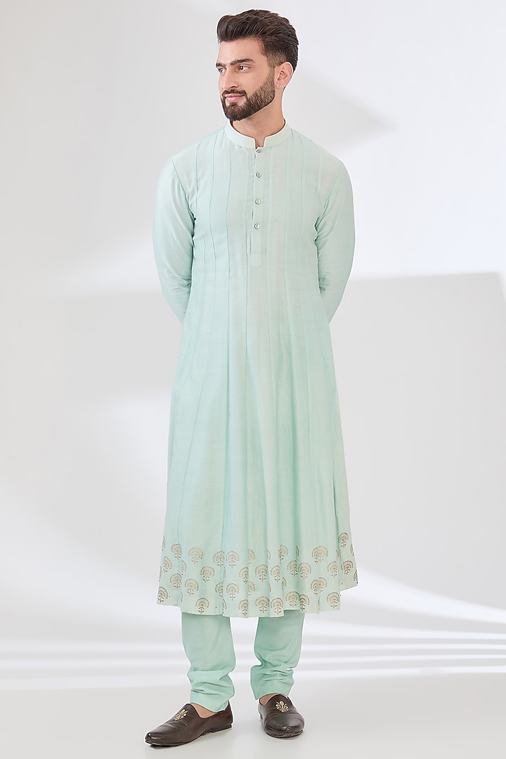 Ivory Raw Silk Dabka Hand Embroidered Groom Sherwani Set by Sulakshna Jasra at Pernia's Pop Up Shop