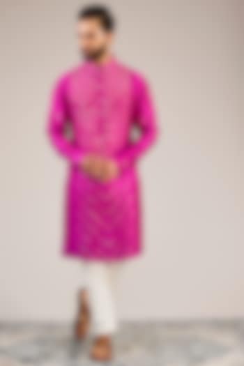 Fuchsia Pink Raw Silk Mirror Embroidered Kurta Set by Sulakshna Jasra at Pernia's Pop Up Shop