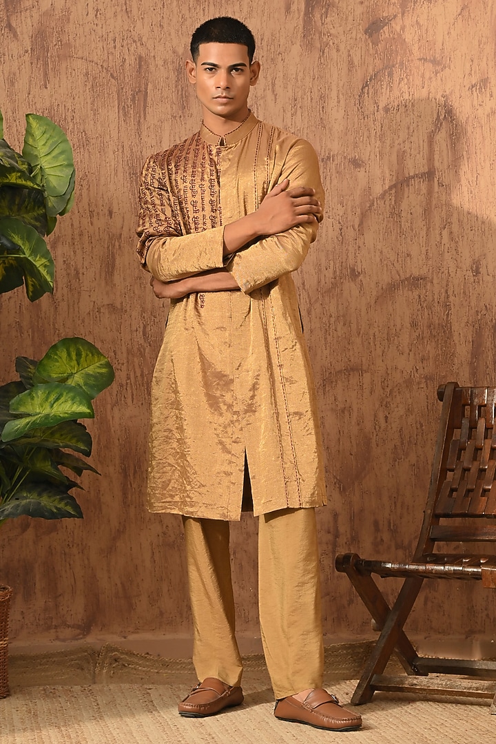 Antique-Colored Tissue Threadwork Kurta Set by Sulakshna Jasra at Pernia's Pop Up Shop