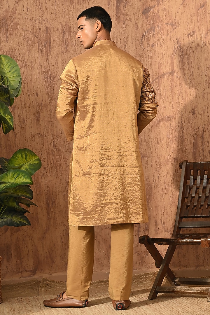 Antique-Colored Tissue Threadwork Kurta Set by Sulakshna Jasra at Pernia's Pop Up Shop
