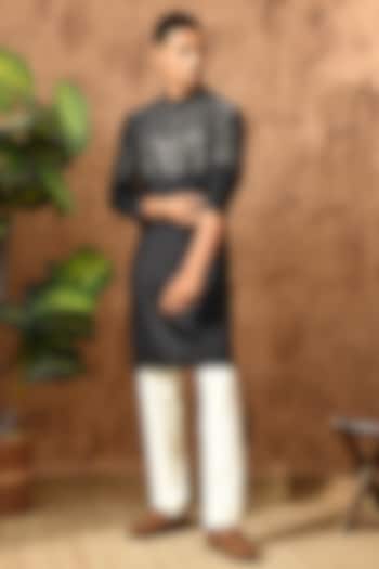 Black Cotton Kurta Set by Sulakshna Jasra at Pernia's Pop Up Shop