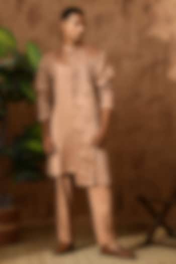 Rose Gold Linen Satin Pitta Work Kurta Set by Sulakshna Jasra at Pernia's Pop Up Shop