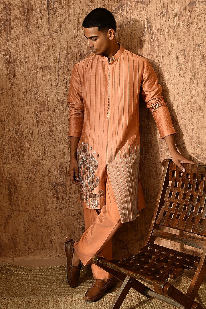 Peach Chanderi Pittawork Kurta Set by Sulakshna Jasra at Pernia's Pop Up Shop