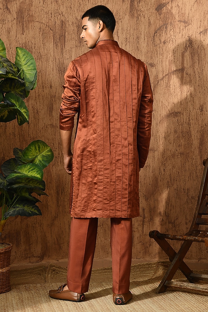 Mocha-Colored Linen Satin Threadwork Kurta Set by Sulakshna Jasra at Pernia's Pop Up Shop