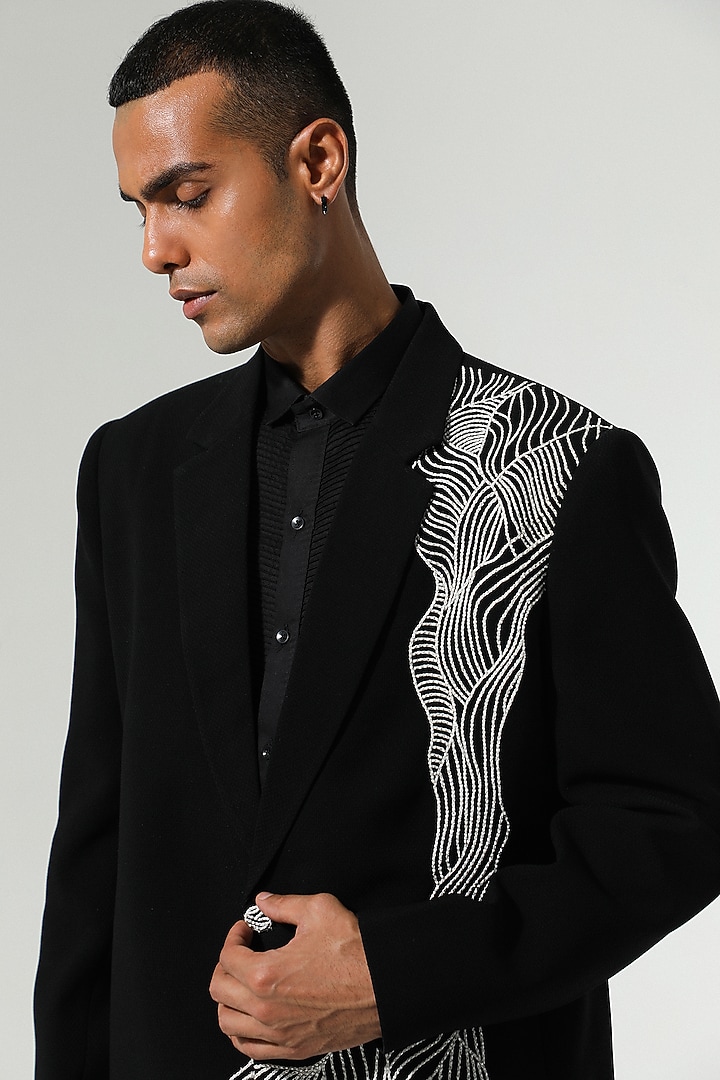 Black Suiting Cutdana Hand Embroidered Suit Set by Sulakshna Jasra at Pernia's Pop Up Shop