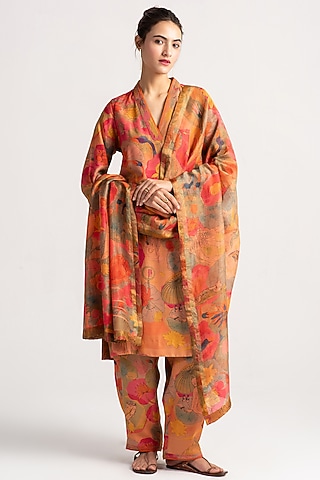 Grapefruit Chanderi Dupatta by SUKETDHIR