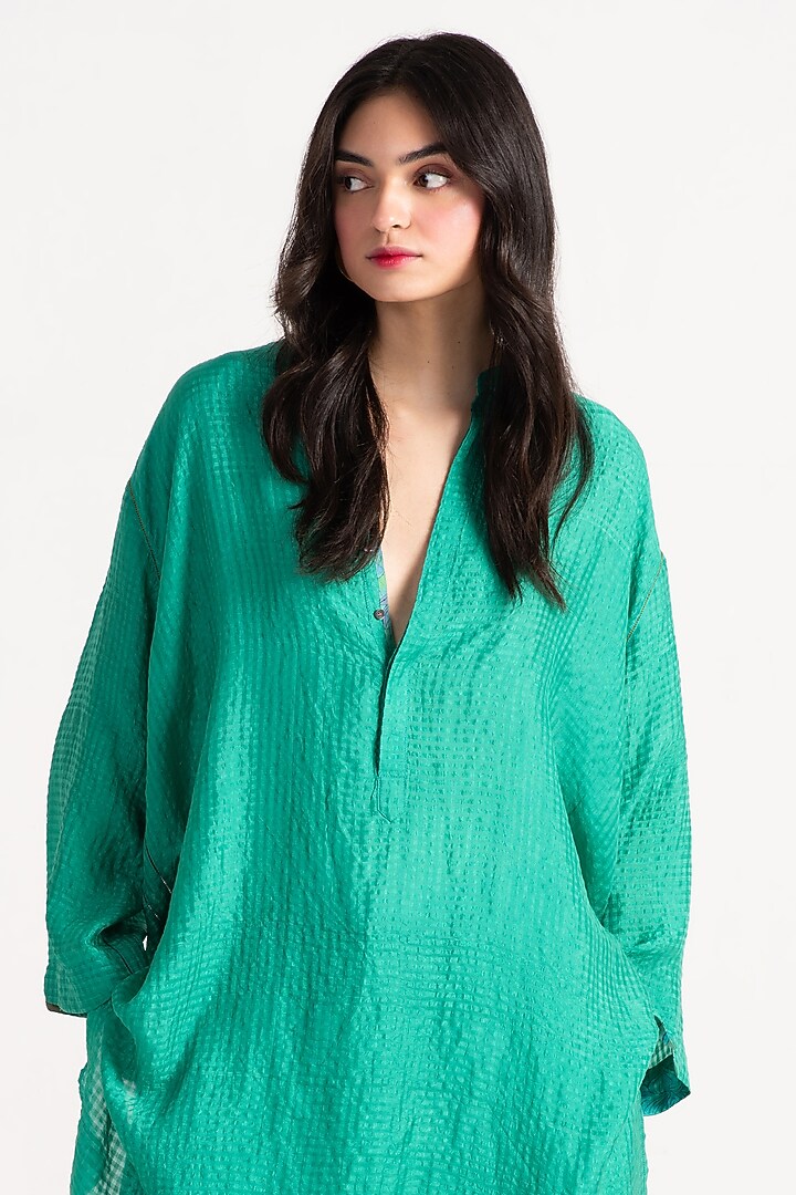 Aqua Silk Check Kurta by SUKETDHIR at Pernia's Pop Up Shop