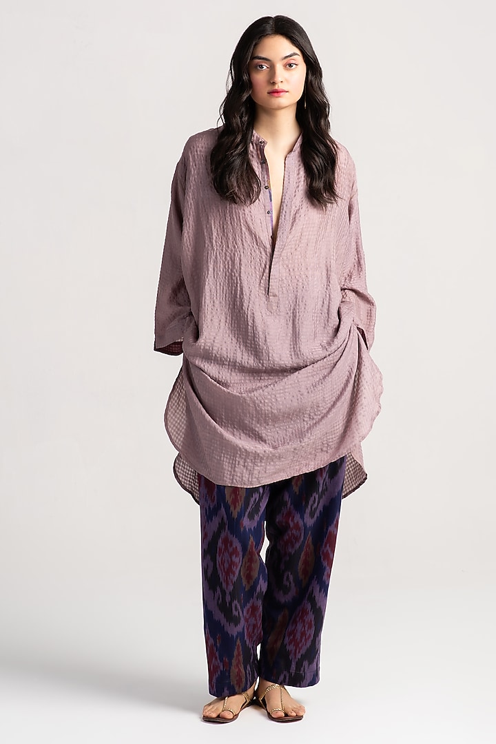 Dusty Mauve Silk Kurta by SUKETDHIR at Pernia's Pop Up Shop