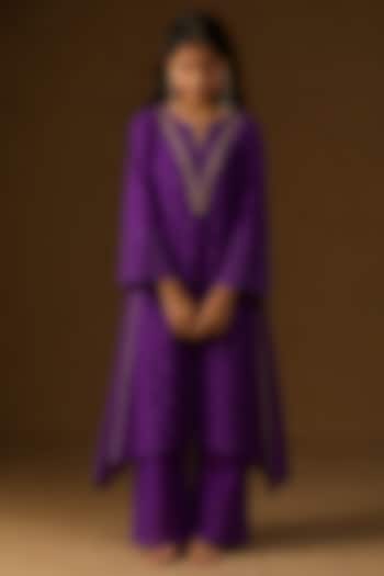 Purple Mul Chanderi Hand Embroidered A-Line Kurta Set For Girls by Arpita Sulakshana Kids at Pernia's Pop Up Shop