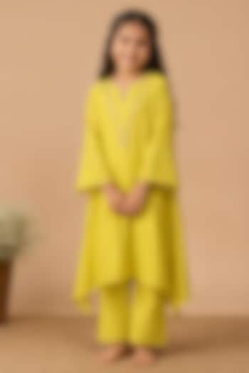 Mustard Mul Chanderi Embroidered A-Line Kurta Set For Girls by Arpita Sulakshana Kids at Pernia's Pop Up Shop