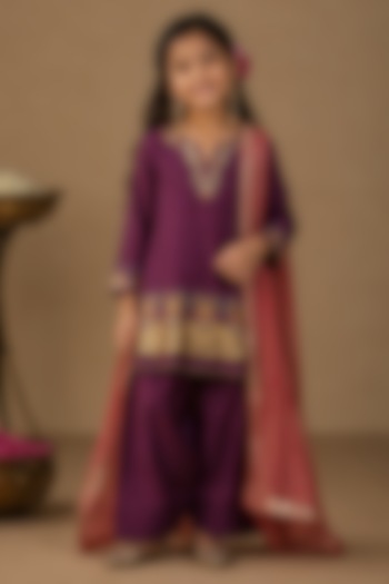 Purple Summer Silk Embroidered A-Line Kurta Set For Girls by Arpita Sulakshana Kids at Pernia's Pop Up Shop