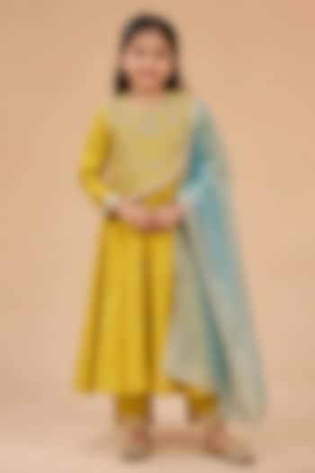 Yellow Summer Silk Dori Embroidered A-Line Kurta Set For Girls by Arpita Sulakshana Kids at Pernia's Pop Up Shop