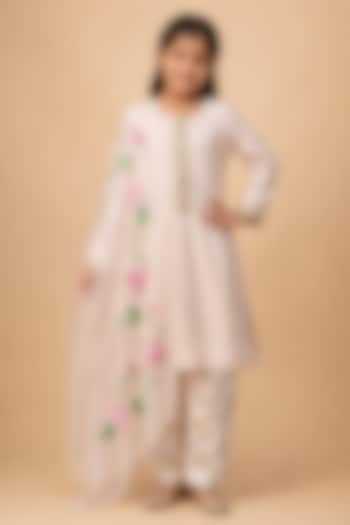 Baby Pink Summer Silk Resham Embroidered Kurta Set For Girls by Arpita Sulakshana Kids at Pernia's Pop Up Shop