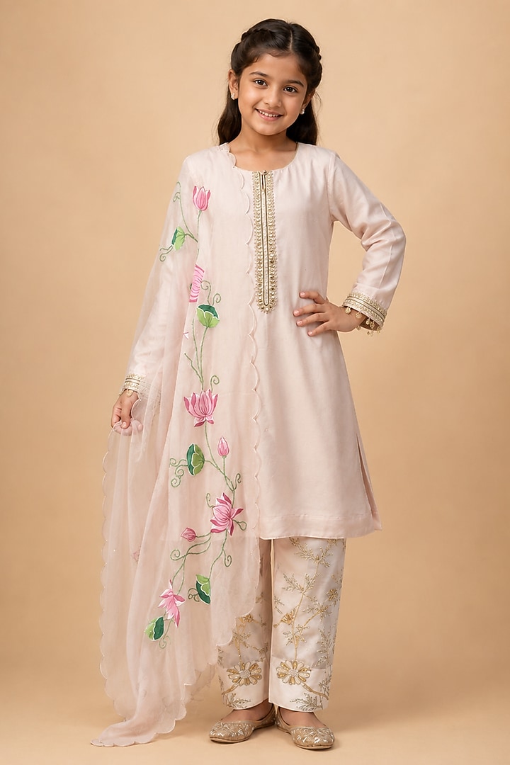 Baby Pink Summer Silk Resham Embroidered Kurta Set For Girls by Arpita Sulakshana Kids at Pernia's Pop Up Shop