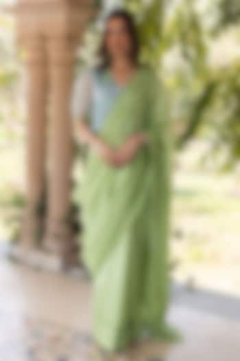 Green Handwoven Organza Mulberry Silk Embroidered Wedding Saree by Surmaye  at Pernia's Pop Up Shop