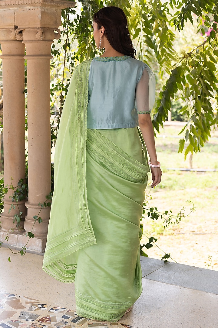 Green Handwoven Organza Mulberry Silk Embroidered Wedding Saree by Surmaye at Pernia's Pop Up Shop