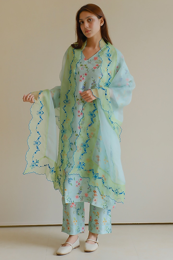 Blue Handspun Malda Silk Hand Painted Kurta Set by Surmaye at Pernia's Pop Up Shop