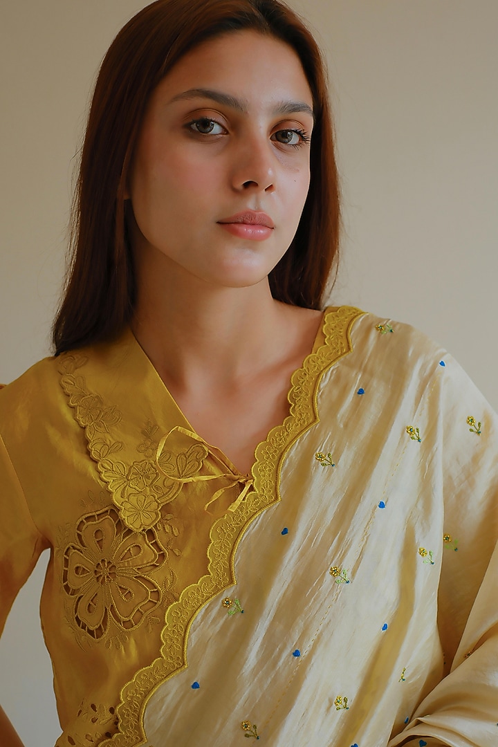 Beige Handwoven Organza Mulberry Silk Hand Embroidered Wedding Saree by Surmaye at Pernia's Pop Up Shop