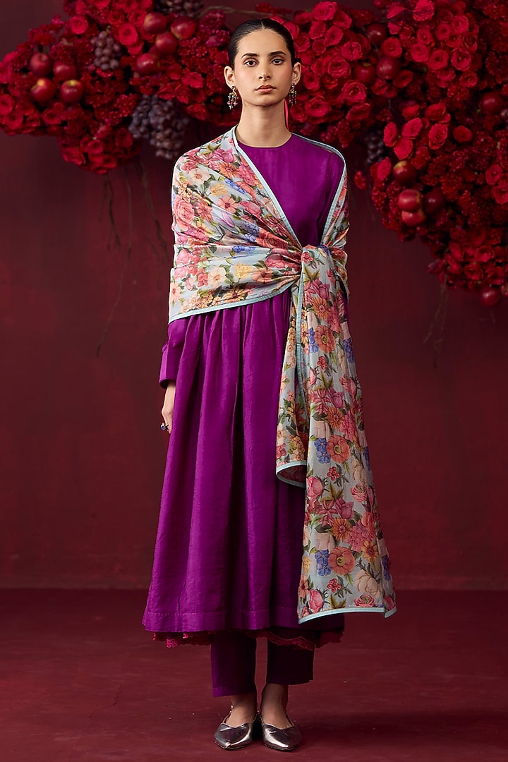 Violet Handwoven Mulberry Silk Embroidered Kurta Set by Surmaye at Pernia's Pop Up Shop