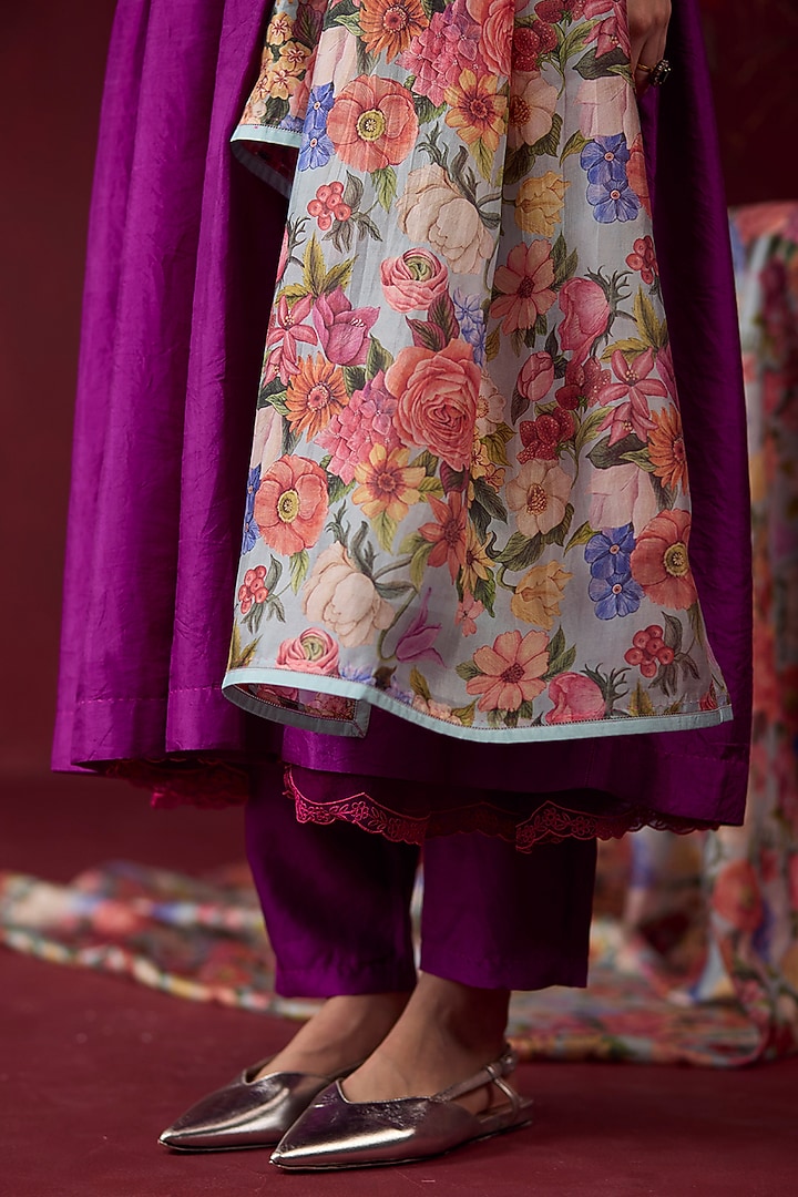 Violet Handwoven Mulberry Silk Embroidered Kurta Set by Surmaye at Pernia's Pop Up Shop