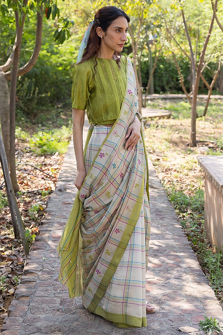 Beige Handwoven Organza Mulberry Silk Wedding Saree by Surmaye  at Pernia's Pop Up Shop