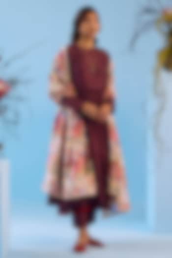 Beige Handwoven Organza Mulberry Silk Floral Printed Dupatta by Surmaye at Pernia's Pop Up Shop