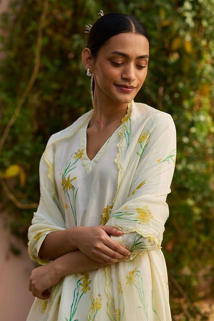 Yellow Handwoven Mulberry Silk Floral Printed Kurta Set by Surmaye at Pernia's Pop Up Shop