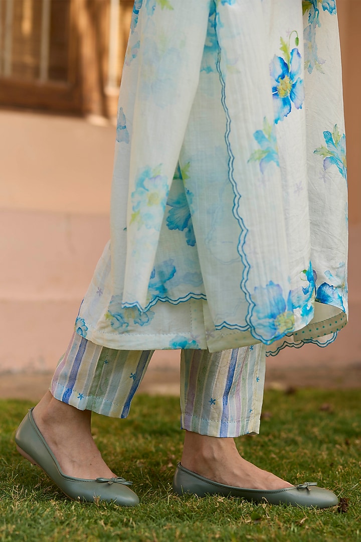 Ivory Handwoven Mulberry Silk Floral Printed Kurta Set by Surmaye at Pernia's Pop Up Shop