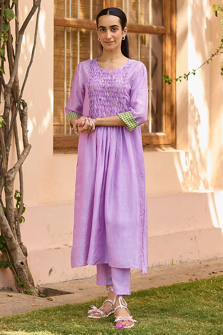 Lavender Handwoven Mulberry Silk Beaded Floral Kurta Set by Surmaye  at Pernia's Pop Up Shop