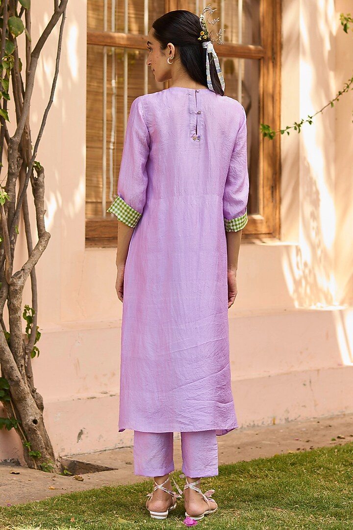 Lavender Handwoven Mulberry Silk Beaded Floral Kurta Set by Surmaye at Pernia's Pop Up Shop