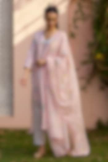 Pink Handwoven Sooti Chanderi Floral Printed Dupatta by Surmaye  at Pernia's Pop Up Shop