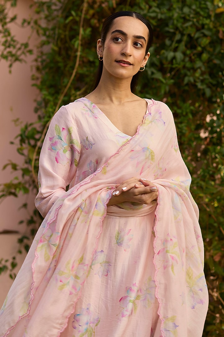 Pink Handwoven Sooti Chanderi Floral Printed Dupatta by Surmaye at Pernia's Pop Up Shop