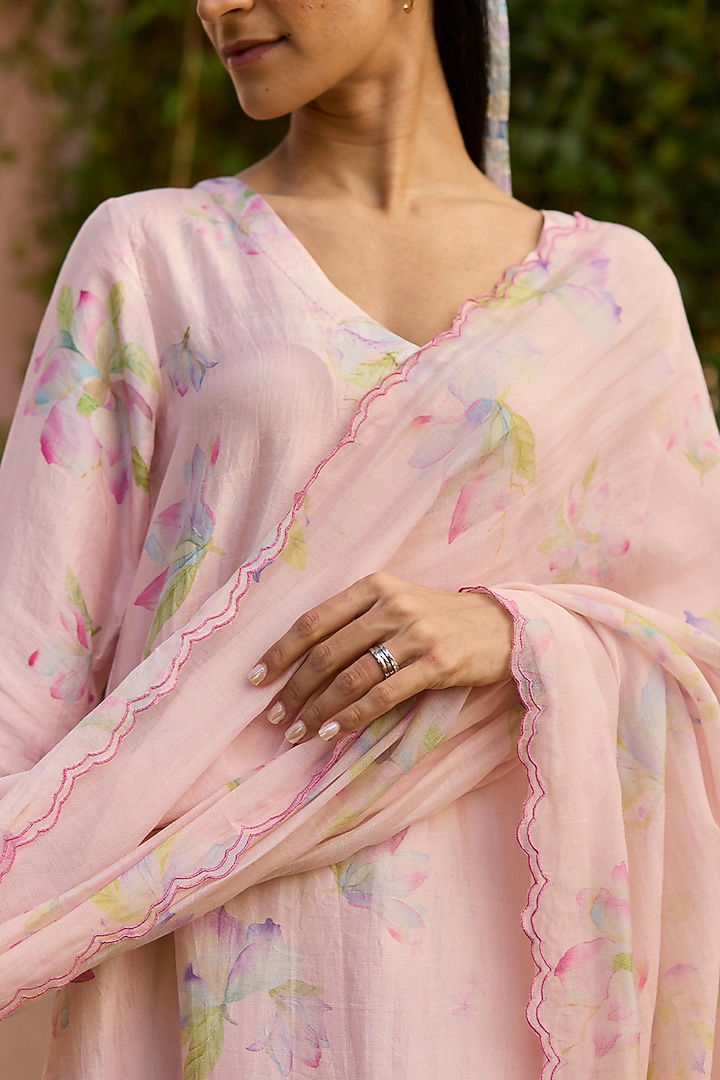 Pink Handwoven Sooti Chanderi Floral Printed Dupatta by Surmaye at Pernia's Pop Up Shop