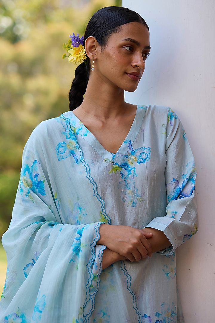 Blue Handwoven Sooti Chanderi Floral Printed Dupatta by Surmaye at Pernia's Pop Up Shop