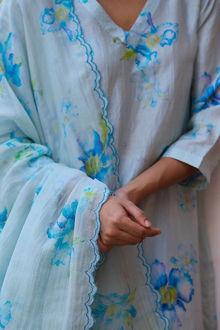 Blue Handwoven Sooti Chanderi Floral Printed Dupatta by Surmaye at Pernia's Pop Up Shop