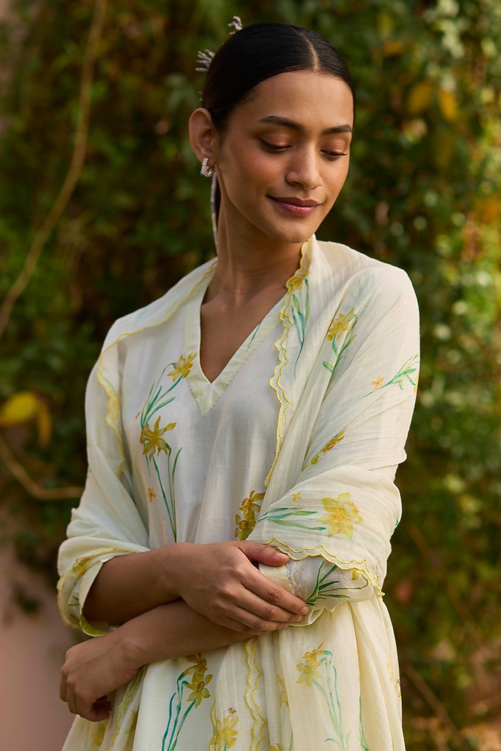 Yellow Handwoven Sooti Chanderi Cutwork Dupatta by Surmaye at Pernia's Pop Up Shop