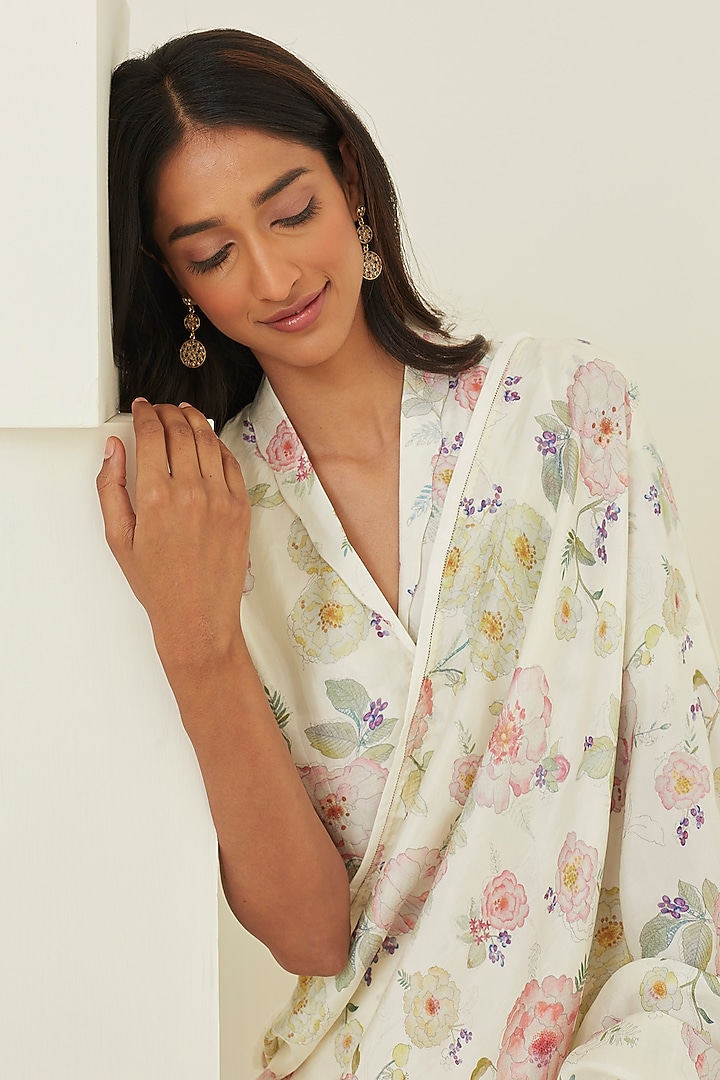 Ivory Handwoven Mulberry Silk Floral Printed Party Wear Saree by Surmaye at Pernia's Pop Up Shop