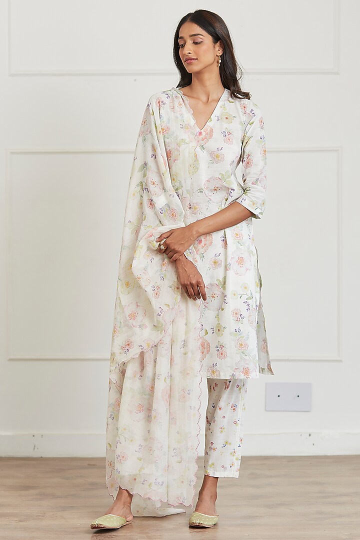 Ivory Handwoven Khadi Floral Printed Kurta Set by Surmaye at Pernia's Pop Up Shop
