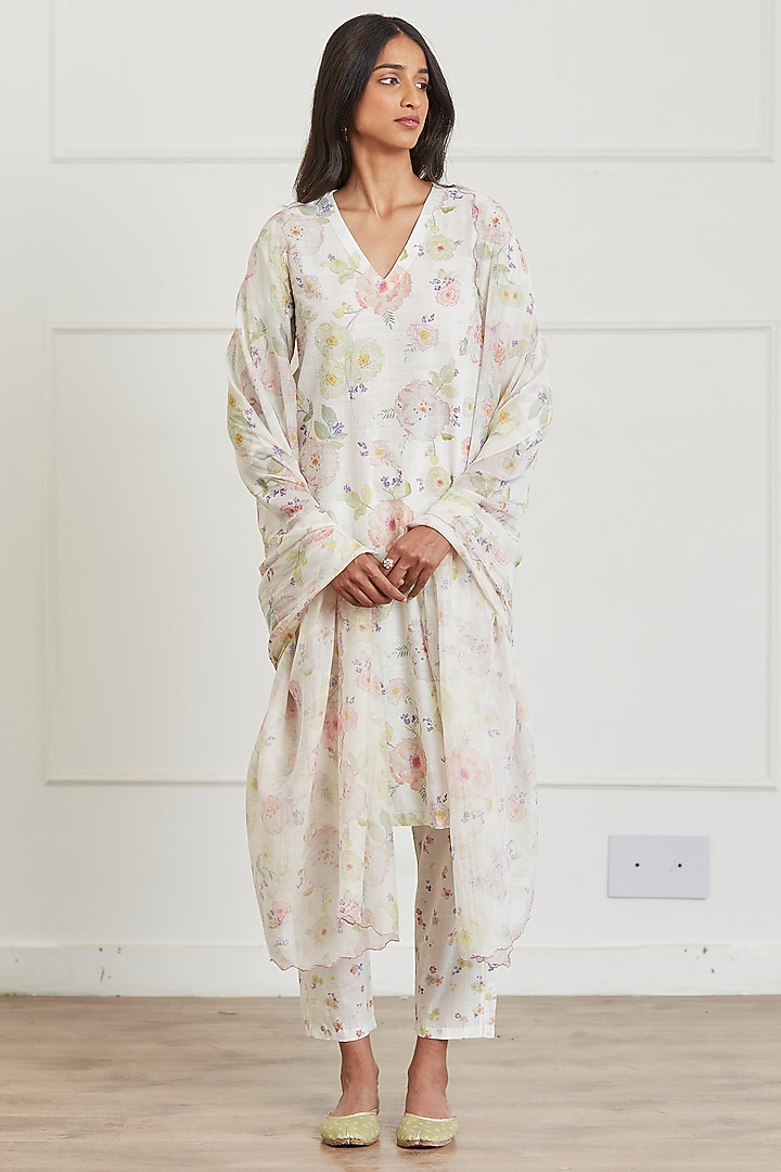 Ivory Handwoven Khadi Floral Printed Kurta Set by Surmaye at Pernia's Pop Up Shop