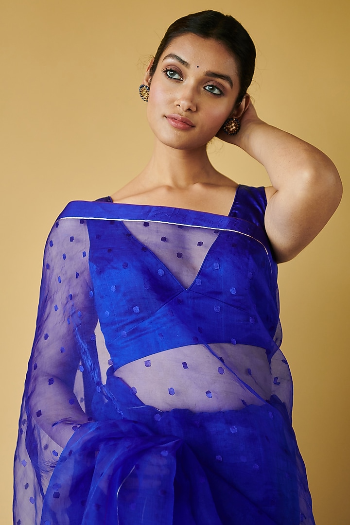Blue Handwoven Organza Silk Jamdani Party Wear Saree by Surmaye at Pernia's Pop Up Shop