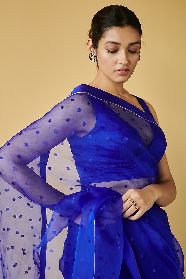 Blue Handwoven Organza Silk Jamdani Party Wear Saree by Surmaye at Pernia's Pop Up Shop